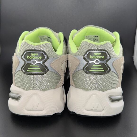 New Balance 725v1 Olivine Dark Moss SIZE10.5